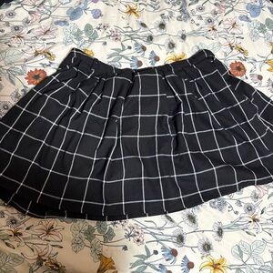 Hot Topic Black and White Grid Skater Skirt